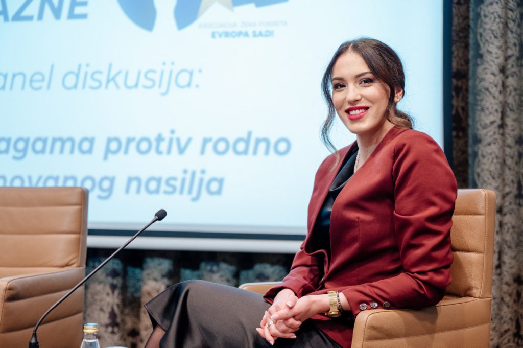 Dragović (PES): Najoštrije osuđujem govor mržnje i omalovažavanje upućeno ministarki Naidi Nišić