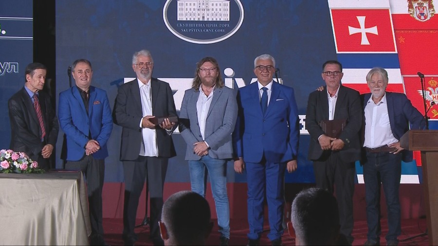Mandić: Završeno je sa diktaturom jednog čovjeka i jedne partije; Ovo je vrijeme pomirenja!