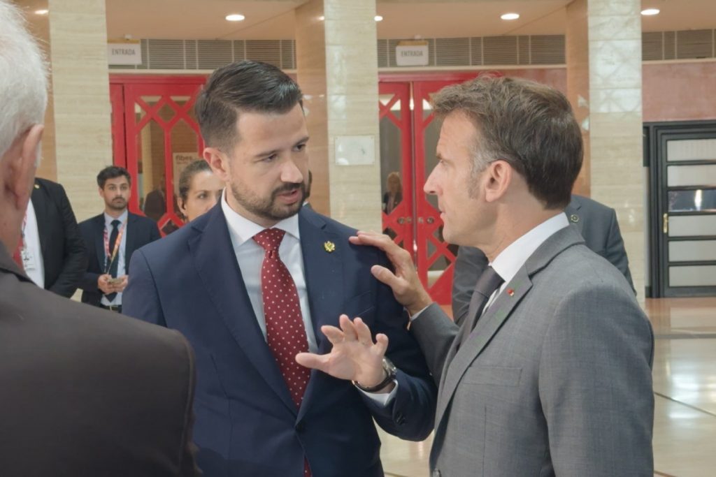 Veliki krst Legije časti za Milatovića