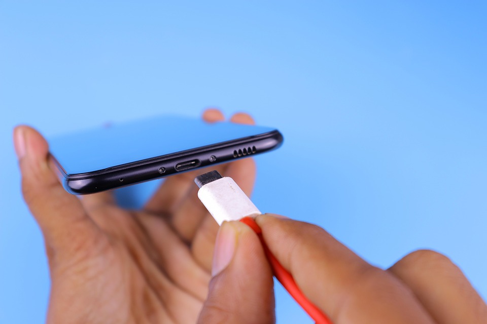 Zbog čega se na visokim temperaturama mobilni telefoni brže prazne