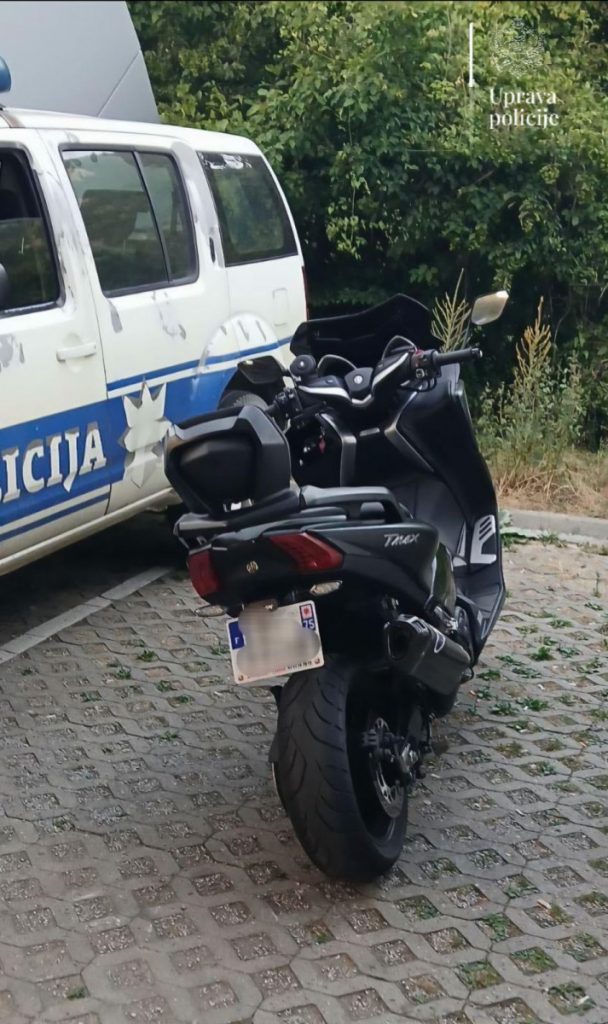 Na granici oduzet motocikl od operativno interesantnog lica