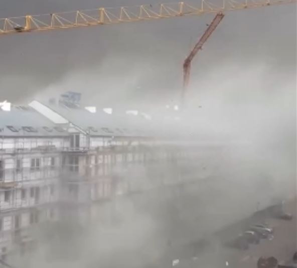 Nevrijeme u Beogradu i Novom Sadu: Povrijeđene dvije osobe, zatvoren beogradski aerodrom