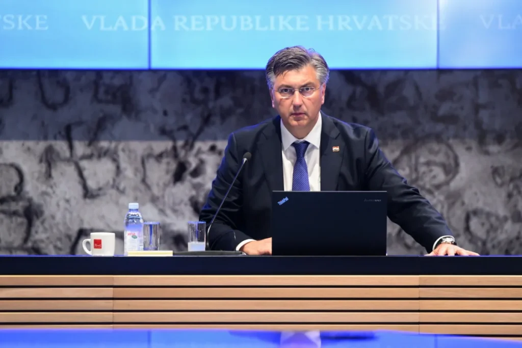 Plenković poručio da nema relativizacije zločina iz perioda NDH, ali relativizovao pozdrav „Za dom spremni“