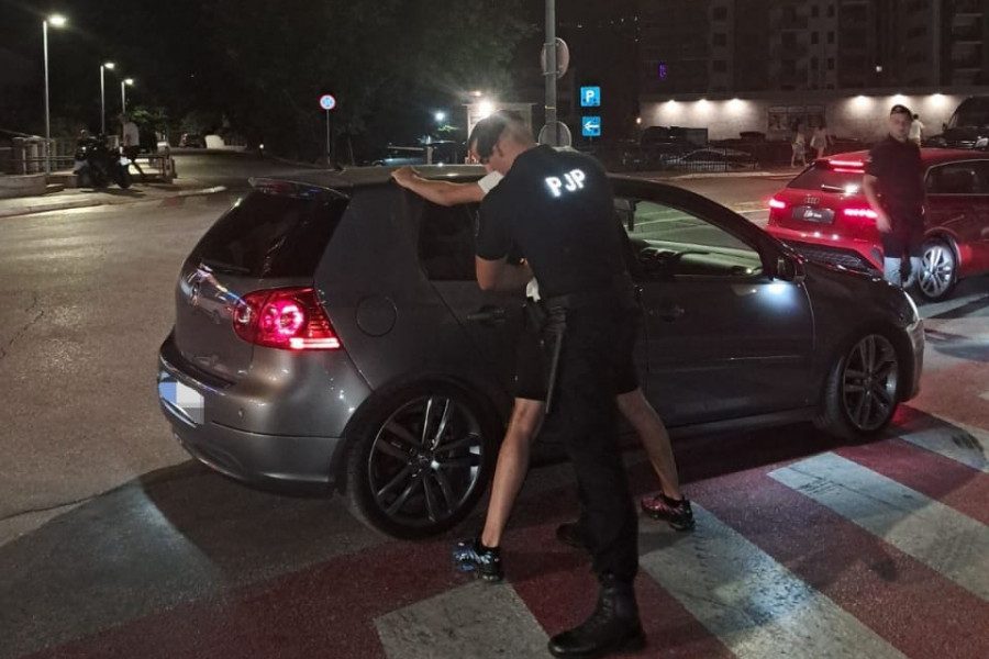 policija