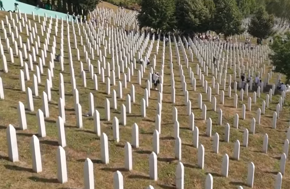 SEP: S dubokim poštovanjem i pijetetom sjećamo se žrtava genocida u Srebrenici