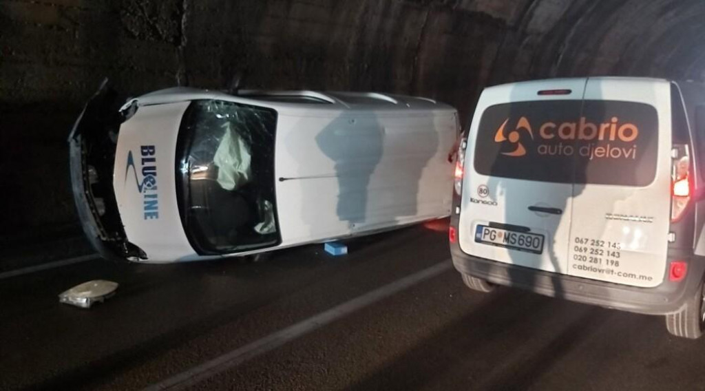 Udes na putu Nikšić – Danilovgrad: Automobil se prevrnuo u tunelu