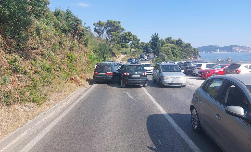 Sudar tri vozila na putu Bar – Sutomore: Povrijeđene tri osobe