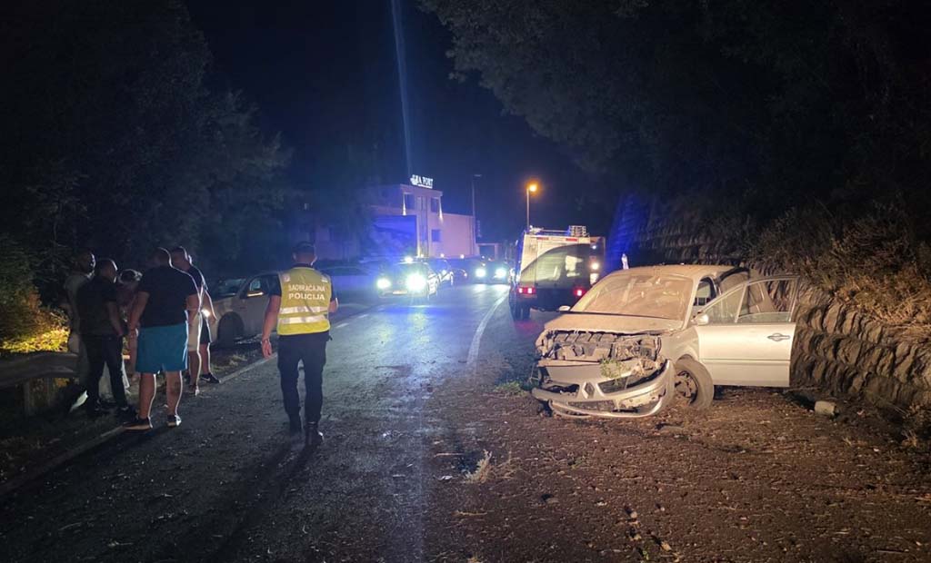 Ženska osoba povrijeđena u udesu u Sutomoru
