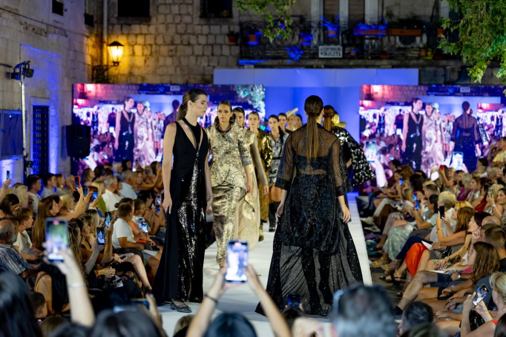 FASHION BANG: KOTOR DUGO NIJE IMAO OVAKAV MODNI SPEKTAKL