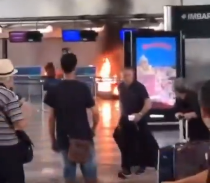Napad na aerodromu u Milanu! Ljudi bježe, šalteri u plamenu!