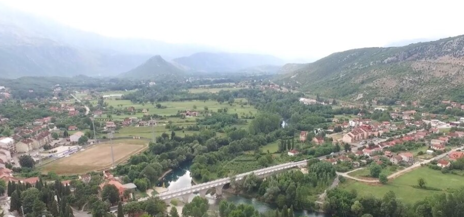 Danilovgrad: Određeno zadržavanje osumnjičenom da je pesnicom udario suprugu u prisustvu djeteta