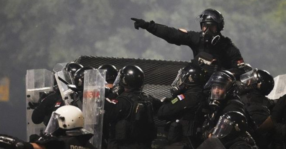 MUP Srbije: Privedeno 56 osoba, povrijeđeno šest policajaca