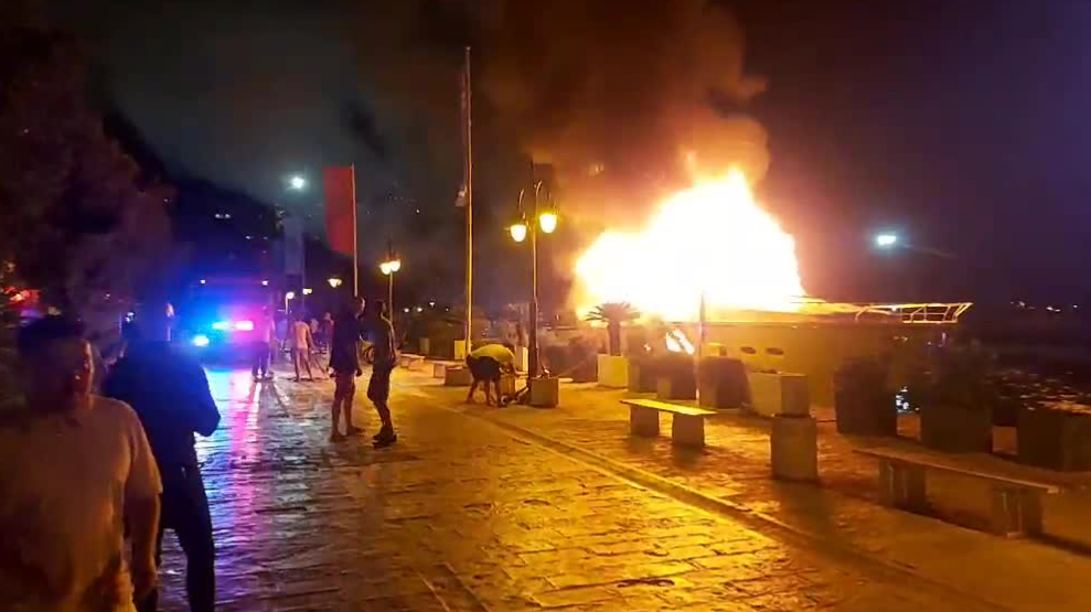 Požar na jahti u Luci Budva, vlasnik evakuisan