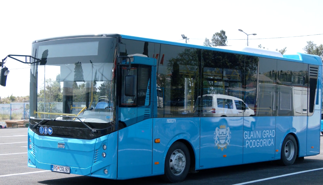 Screenshot 2025-08-18 at 12-29-44 (666) Vikend na Gradskoj_ Novi autobusi od danas na ulicama Podgorice – YouTube
