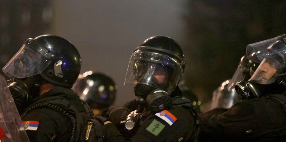 Beograd: Uhapšeno 16 učesnika sinoćnjih protesta