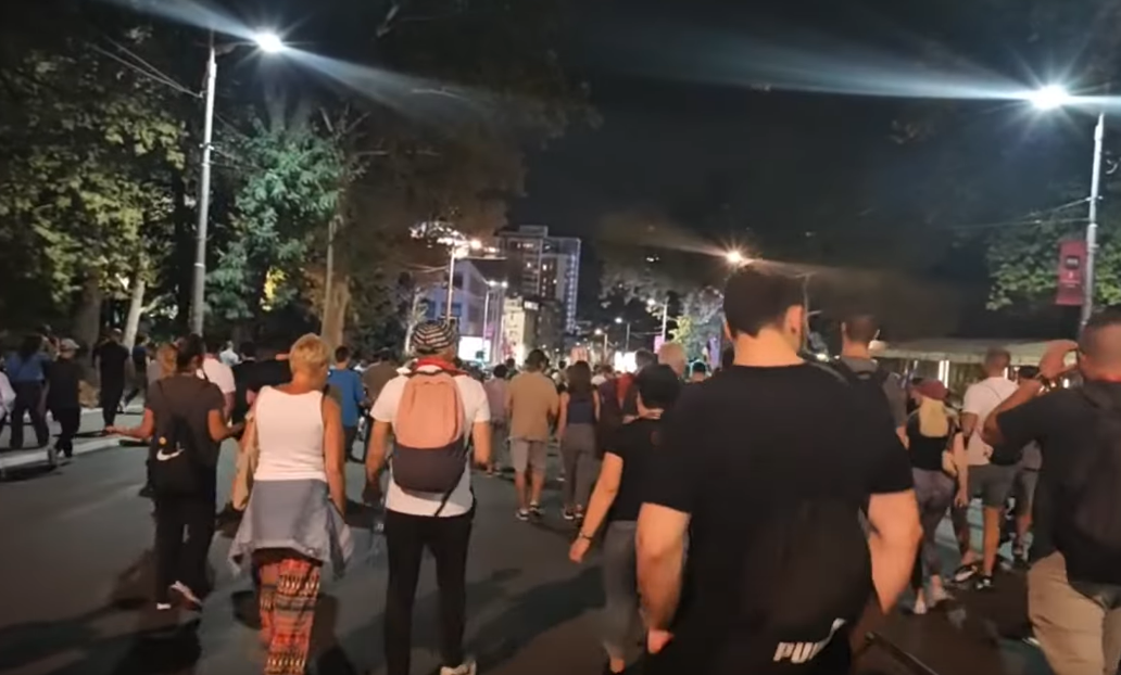 Screenshot 2025-08-19 at 08-33-49 (669) Uživo – Beograd Studenti i narod blokiraju ceo grad Vučić poslao Ćacije i snage reda da prave… – YouTube