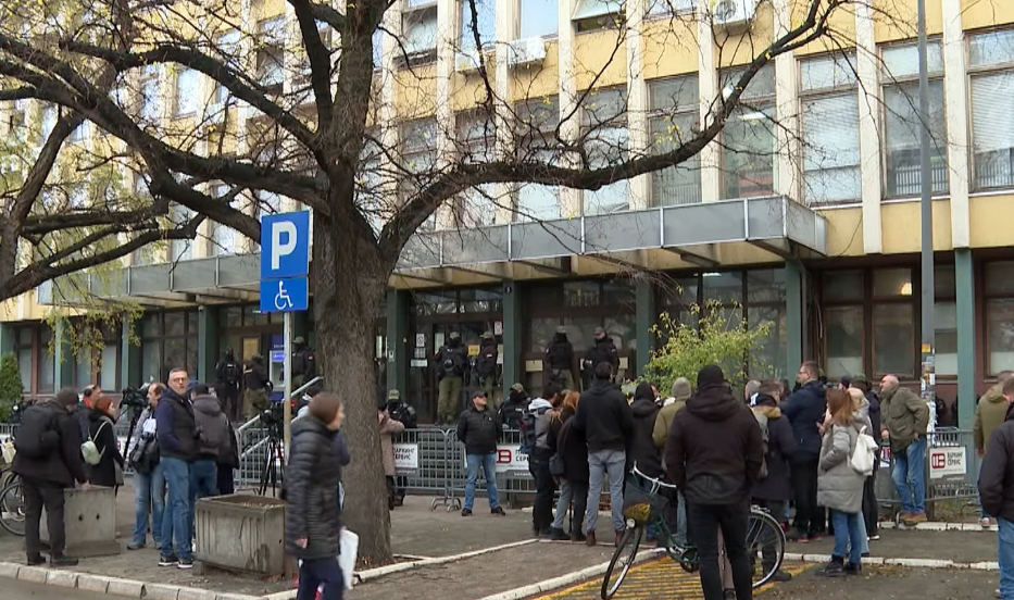 Blokirana zgrada suda u Novom Sadu, oglasilo se Ministarstvo pravde
