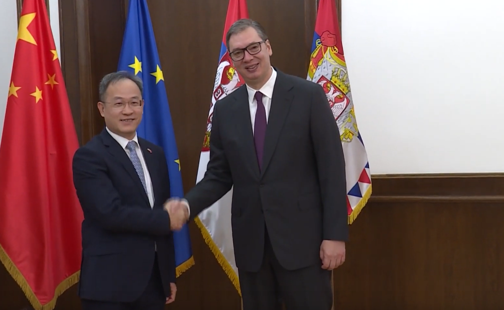 Predsednik Srbije Vučić sastaje se sa ambasadorom Kine Li Mingom