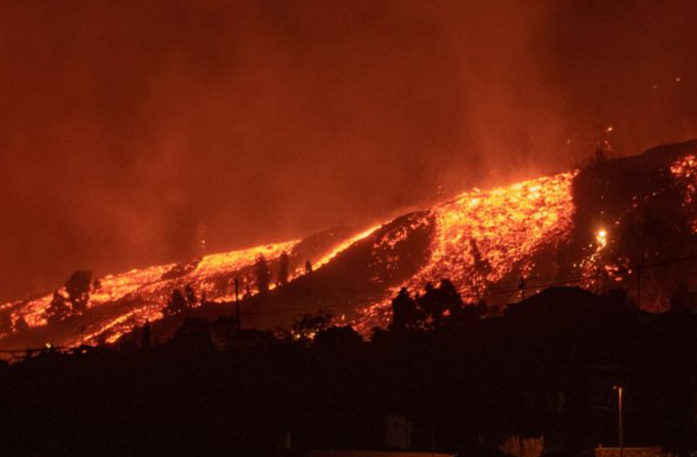 Erupcija vulkana u Japanu, pepeo išao 5km uvis