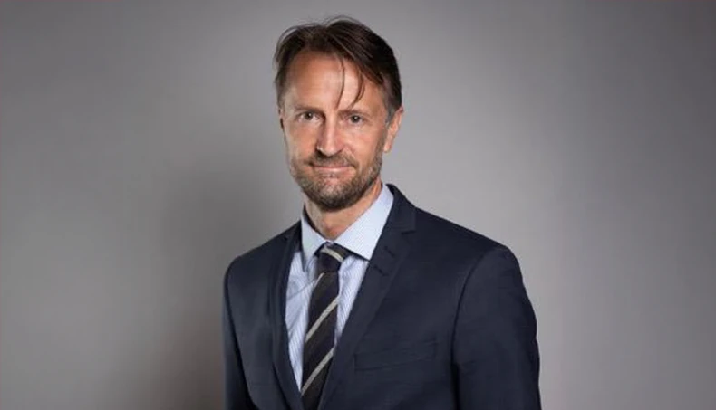 Ambasador EU upozorava: Napadi na prostorije političkih stranaka neprihvatljivi