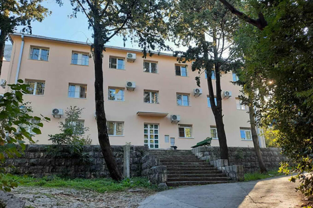 Pacijenti u „Dobroti“ spavaju na podu, izgradnja sudske bolnice je jedino trajno sistemsko rješenje