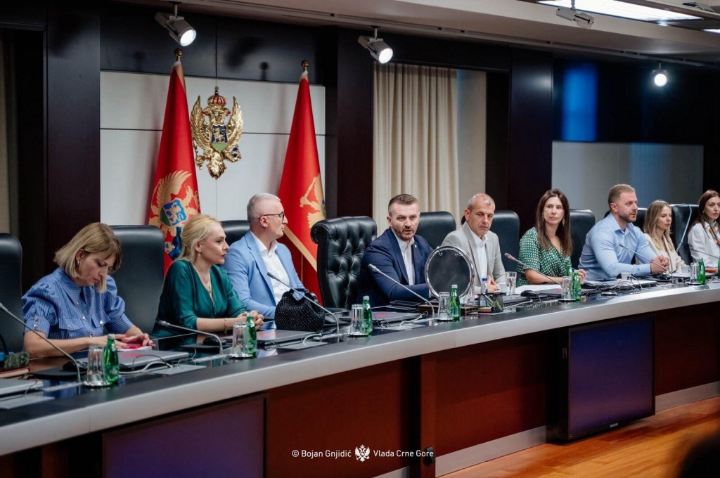 Rekonstrukcija Vlade ili „rekonstrukcija po dubini“? Vruća jesen na političkoj sceni Crne Gore