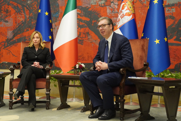 Meloni večeras stiže u Beograd, ugostiće je Vučić