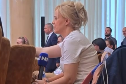 (VIDEO) Provokacija novinarke N1 na pres konferenciji Vučića, on kratko odgovorio: Sram vas bilo za sve što radite