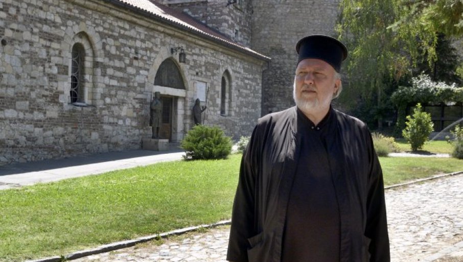 NA UDARU CRKVA I PATRIJARH: Laži o „tajnom potpisivanju temeljnog ugovora sa Prištinom“ najprljavija medijska kampanja!