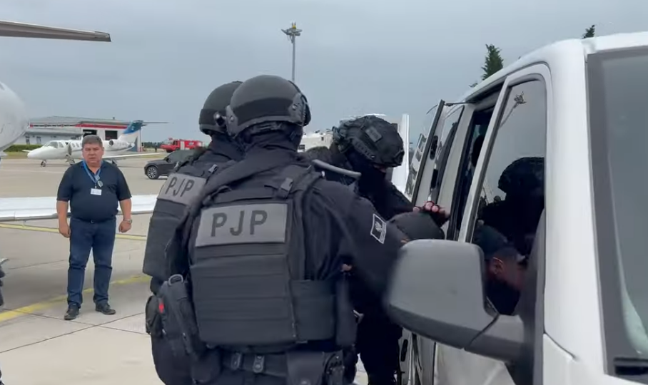 policija