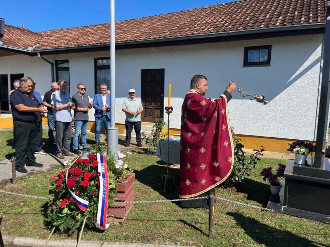 Banja Luka: Položeno cvijeće na spomeniku poginulim Dalmatincima