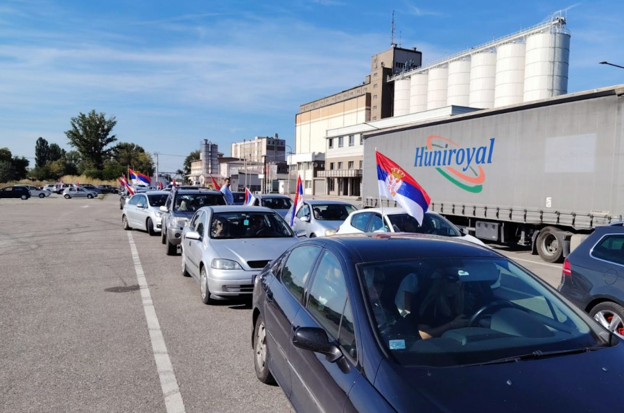 Građanima dosta blokada i nasilja, okupljaju se u 50 mjesta u Srbiji: Kolone krenule iz Šapca i Krupnja ka Loznici!