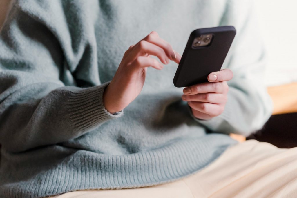 „Cilj SMS prevara nije samo finansijska korist, već manipulacija“