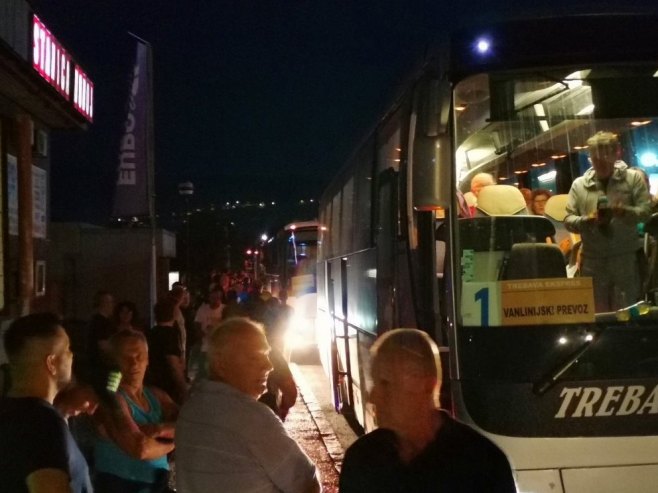 Godišnjica egzodusa na Vozući: Autobusi sa učesnicima marša krenuli ka Tumarama