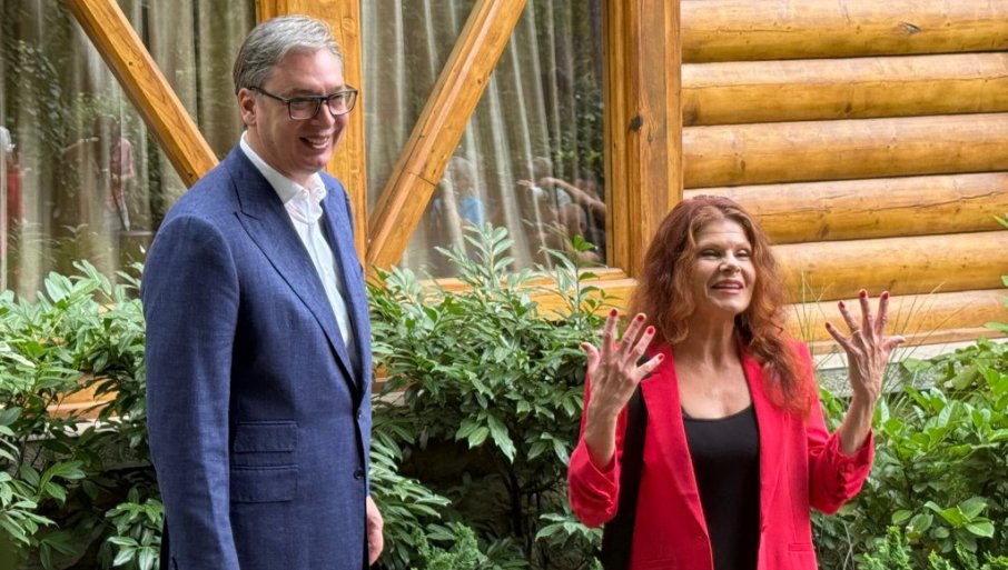Vučić ugostio Lolitu Davidović: Prijem za holivudsku glumicu i njenog supruga