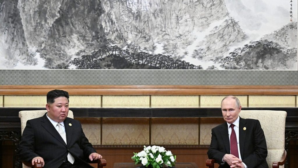 Istorijski sastanak u Pekingu: Putin i Kim Džong Un razgovarali u četiri oka