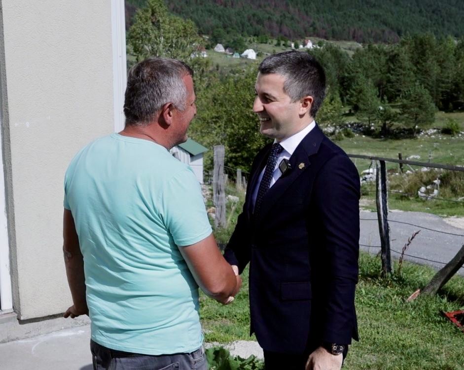 Bečić: Možete praviti opstrukcije ali ne možete zaustaviti volju naroda i odlučnost nadležnih!