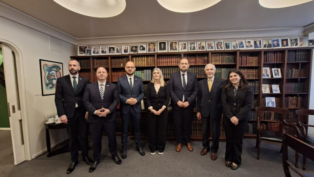 Grupa prijateljstva sa Argentinom sastala se sa predstavnicima Argentinskog savjeta za međunarodne poslove i poslanikom Fakundom Manesom