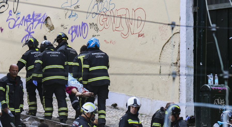 Žičara u Lisabonu iskočila iz šina, poginulo najmanje 15 ljudi