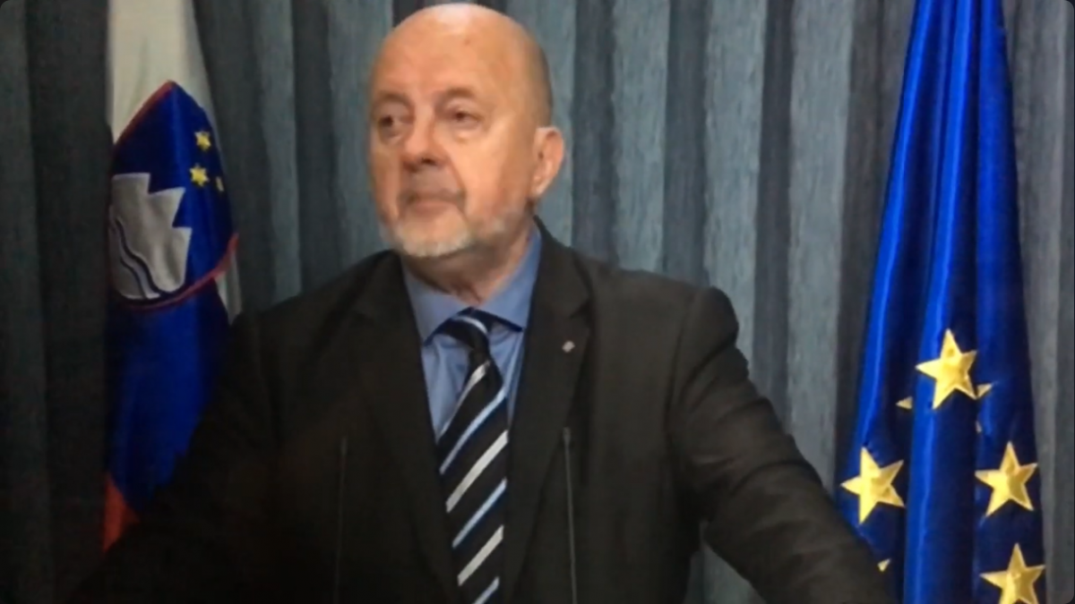 Screenshot 2025-09-12 at 09-06-21 (762) Zmago Jelinčič Plemeniti – novinarska konferenca dne 04.07.2018 – YouTube