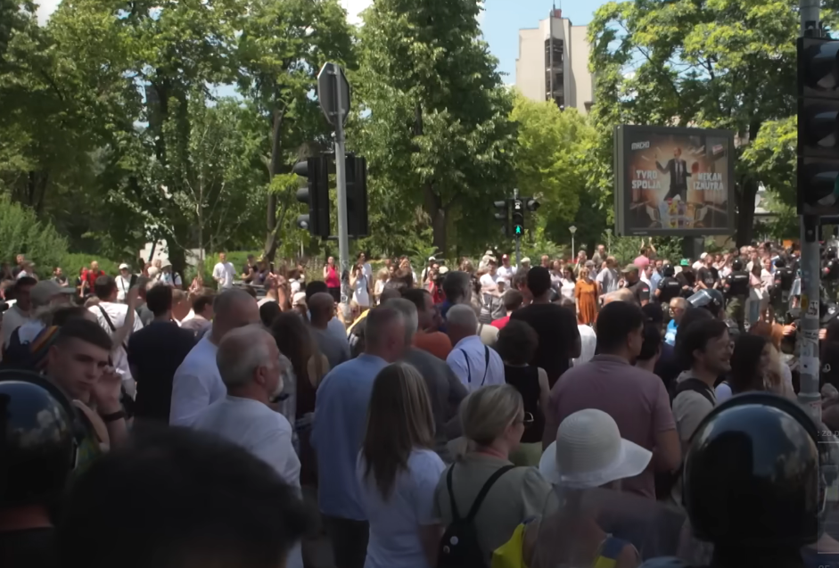 Antisrpski mediji potvrdili da blokade u Srbiji nisu studentski protest već operacija spolja