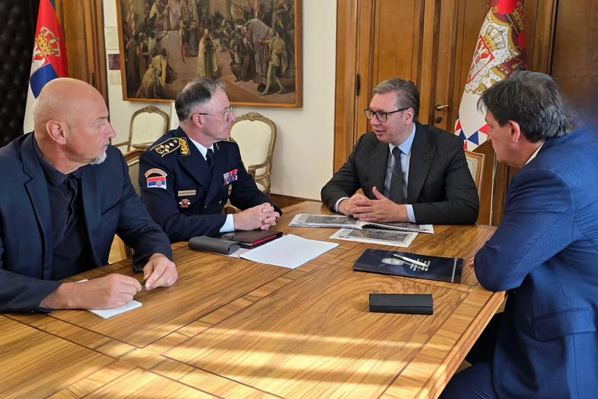 Vučić na sastanku sa vojnim vrhom: U subotu će građani Srbije vidjeti moćnu srpsku armiju