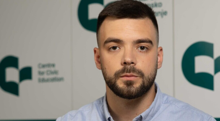 Demokratija traži odluke u institucijama, a ne u grupama kroz telefonske aplikacije
