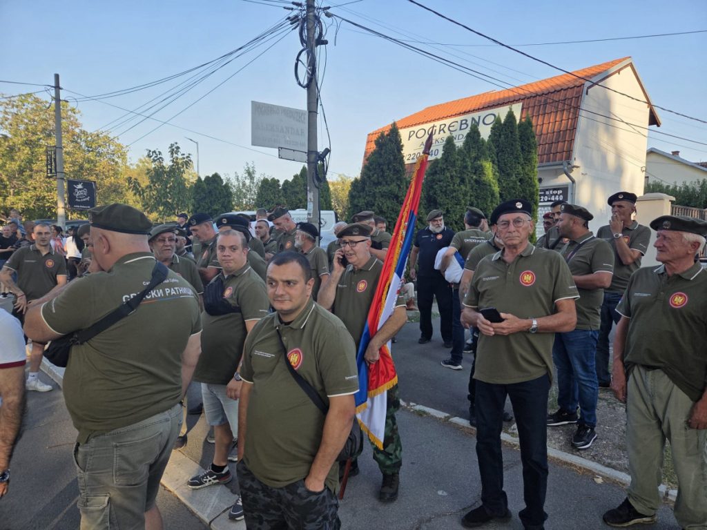 Širom Srbije skupovi protiv blokada: Najavljena porodična okupljanja u 120 mjesta!