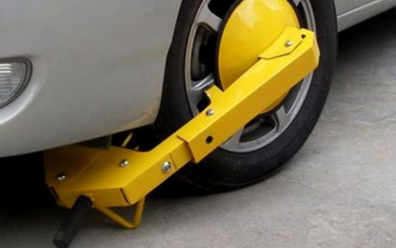 Advokati pokrenuli inicijativu: Parking „kandže” na Ustavnom sudu