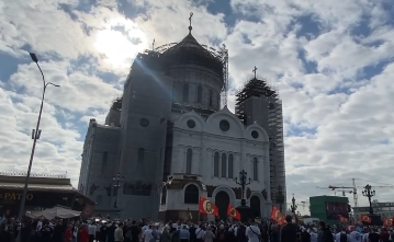 Litija u Moskvi: Hiljade vjernika ispred Hrama Hrista Spasitelja