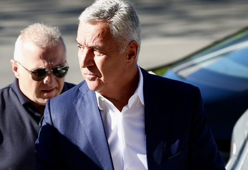 „Oštetiše ga“: Odbijen tužbeni zahtjev Đukanovića protiv ASK-a, tražio 5.000 za povredu časti i ugleda a sad mora da im plati 500 evra za troškove