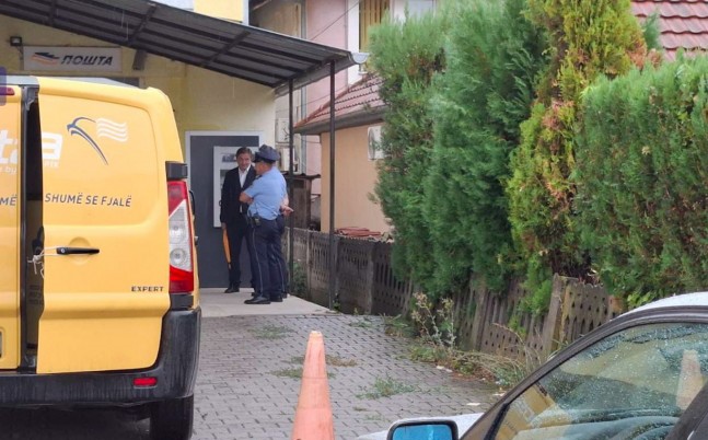 Novi provokacije Prištine – upad u Poštu Srbije u Gračanici