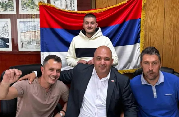 Vraneš: Iza paljenja vozila komunalne policije stoje kriminogene strukture DPS-a i njihovi saradnici iz ANB-a!