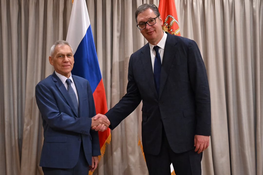 Vučić se sastao sa ruskim ambasadorom: Naš put ostaje politika mira, stabilnosti i zaštite interesa svih naših građana; Posebno smo razmotrili situaciju oko NIS-a
